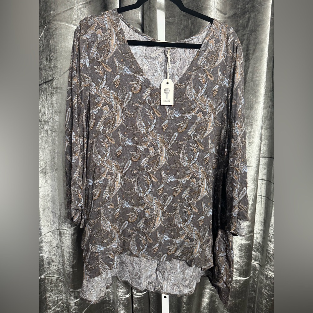 Paisley V-Neck Blouse in Gray 3X